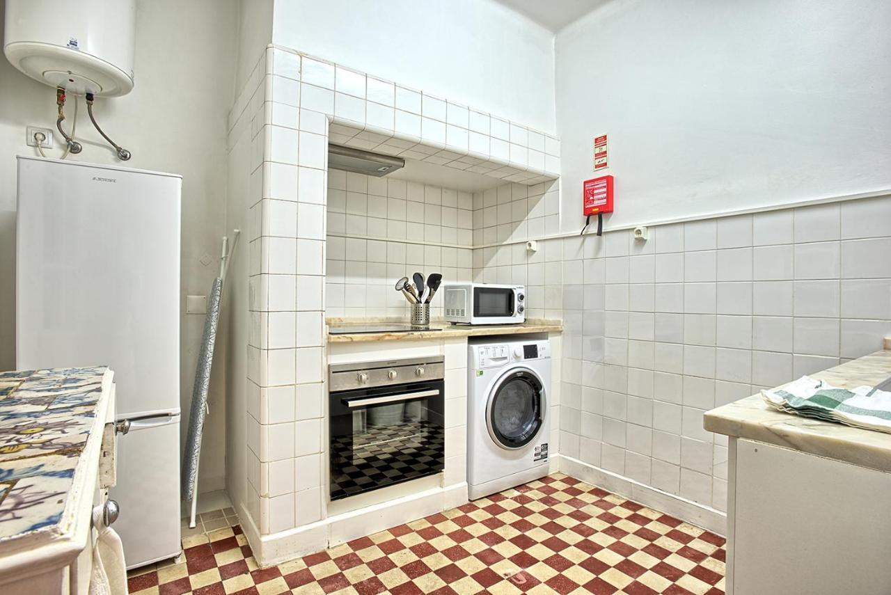 Portas Da Se Apartments Lisbon Exterior photo